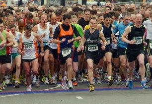 Berlínský maraton s nejlepšími africkými běžci a český souboj Jirky Homoláče s Janem Kreisingerem