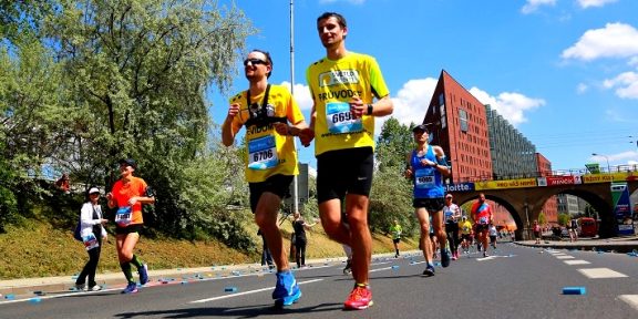 Jan Bauer a Ondra Zmeškal poběží maraton na Velké čínské zdi!