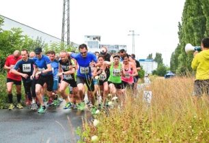 Pětka na červencovém závodě Běžecké tour Vaší Ligy v Plzni ve znamení traťového rekordu Tomáše Bystřického