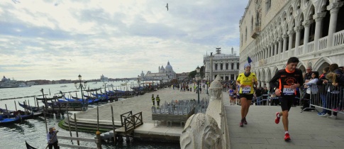 Maraton v italských Benátkách (VeniceMarathon): Jen šestnáct oblouků do cíle