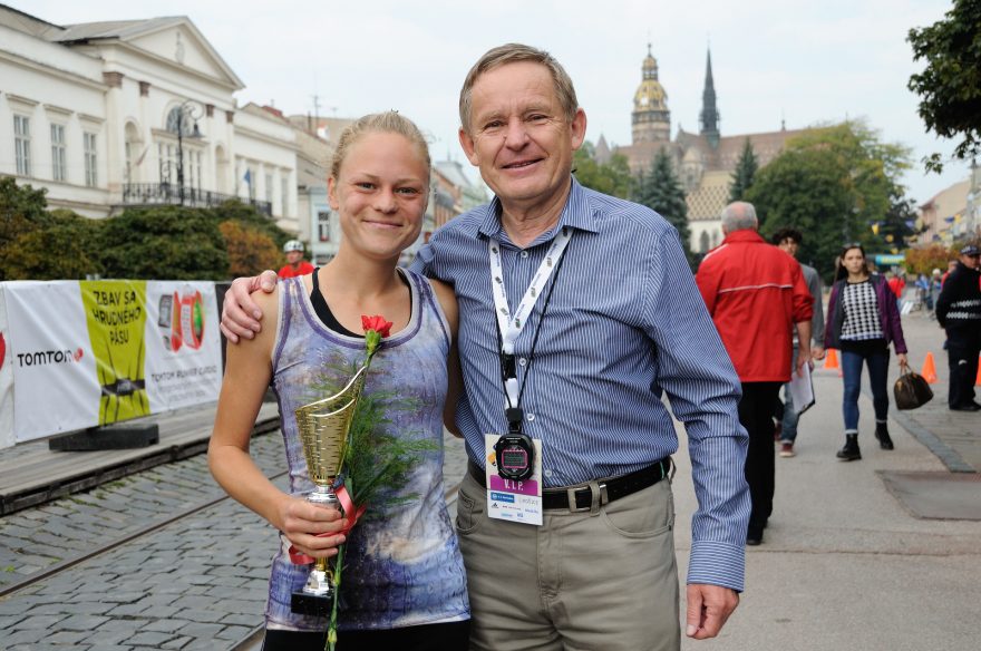 Půlmaraton MMM Košice 2015 - šťastné úsměvy se svěřenkyní Soňou Vnenčákovou /2. místo - v osobním rekordu 1:21:39/