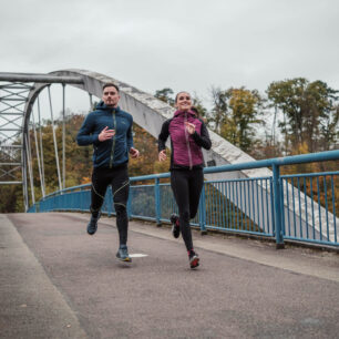 Kolekce RUN & XCT české značky Klimatex vyřeší dilema, jak se obléknout na sport na podzim nebo v zimě.